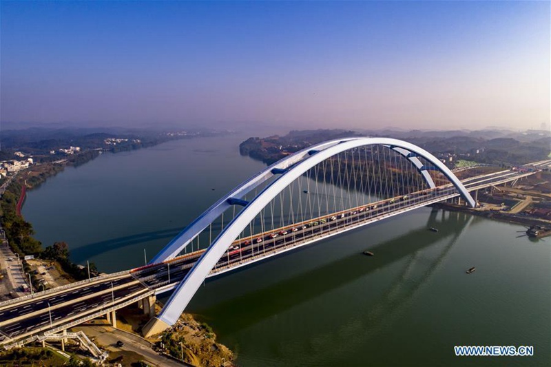 Luftaufnahme der Guantang-Brücke in Liuzhou, Guangxi