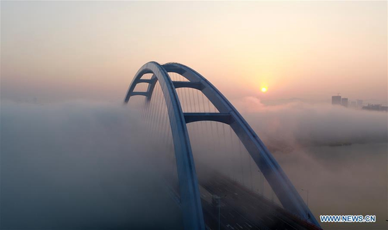 Luftaufnahme der Guantang-Brücke in Liuzhou, Guangxi