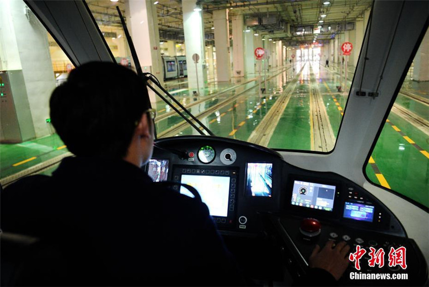 Chengdus erste Straßenbahn bereitet Probefahrt vor