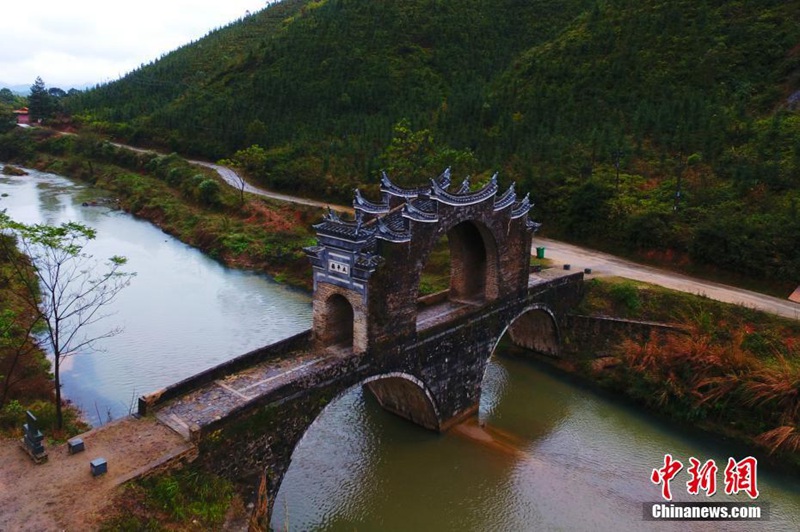 Seltene Steinbrücke in Jiangxi unter Denkmalschutz