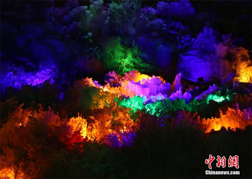 Westchina: Lichtshow auf Tourismusfestival