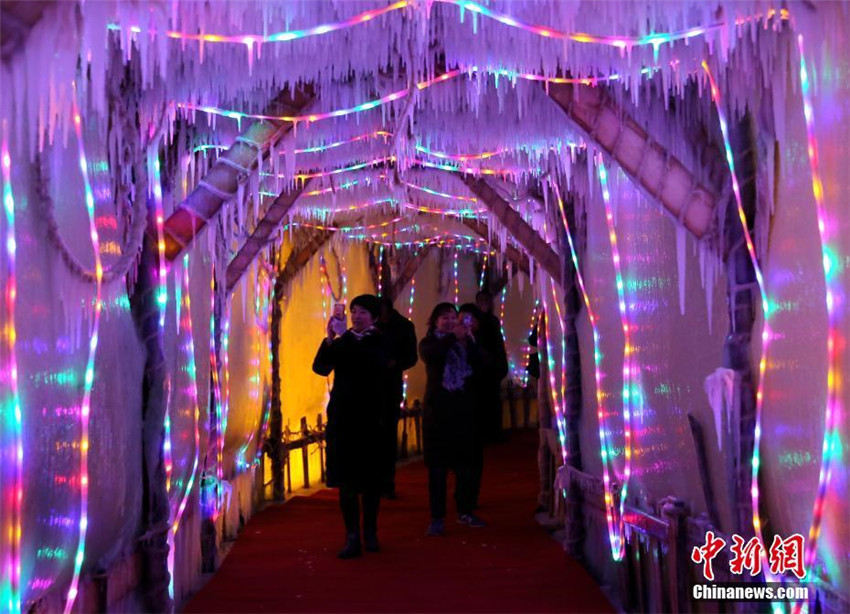 Westchina: Lichtshow auf Tourismusfestival