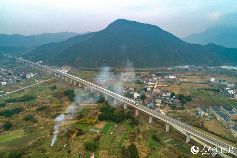 Hochgeschwindigkeitsstrecke zwischen Hangzhou und Huangshan in Betrieb genommen