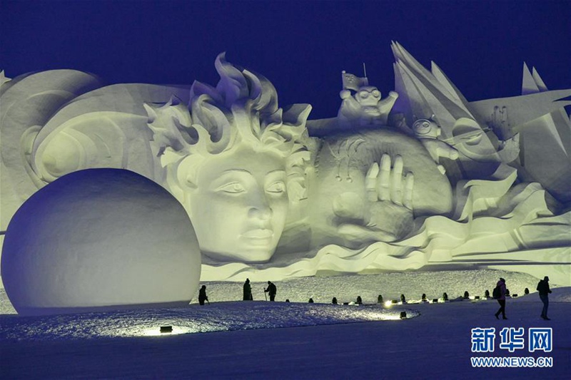 Harbin: Wichtigste Skulptur der Schneeexpo fertig