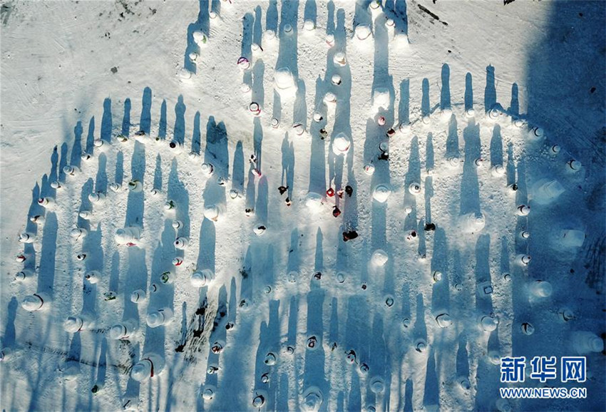 2019 Schneemänner heißen das Jahr 2019 willkommen