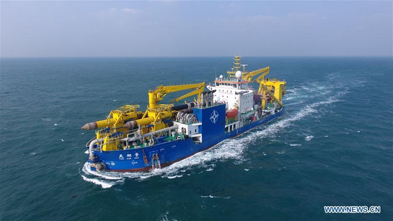 Asiens größtes Baggerschiff kehrt nach Testfahrt zurück