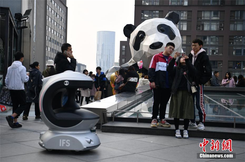 Intelligenter Sicherheitspatrouillenroboter in Chengdu