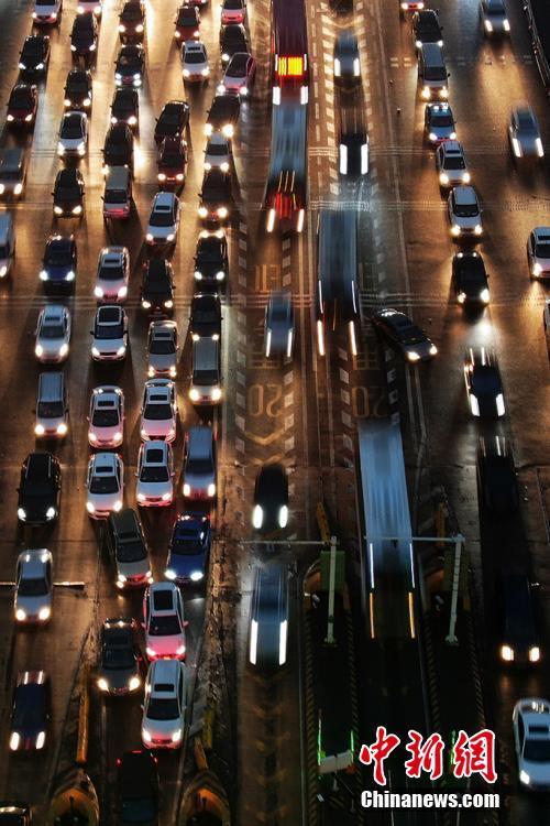 Luftbilder: Reiseansturm auf Autobahn in Nanjing