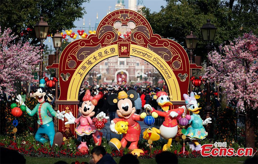 Shanghaier Disneyland feiert das chinesische Neujahr