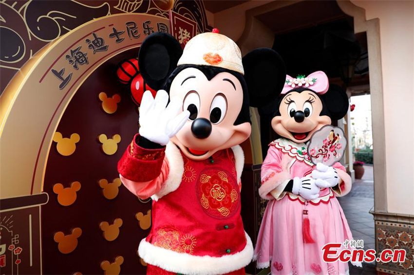 Shanghaier Disneyland feiert das chinesische Neujahr