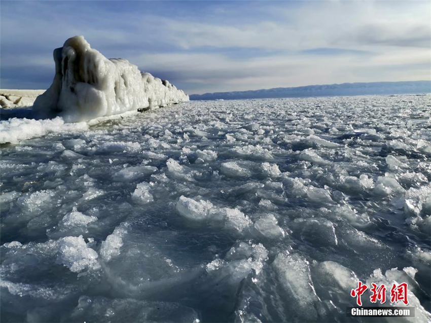 Chinas größter See ist gefroren