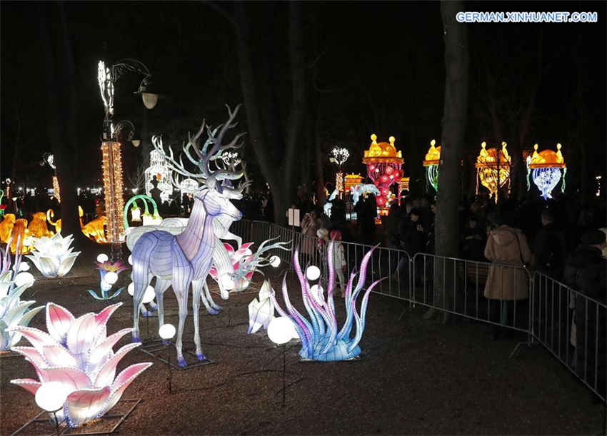 Fantastische Lichter zum Frühlingsfest dekoriert Serbien