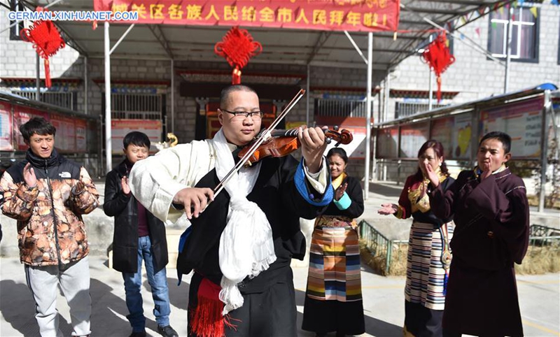 Tibetaner feiern Losar und Frühlingsfest