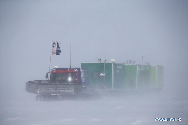 Chinas Teams der 35. Antarktis-Expedition fahren von Taishan nach Zhongshan