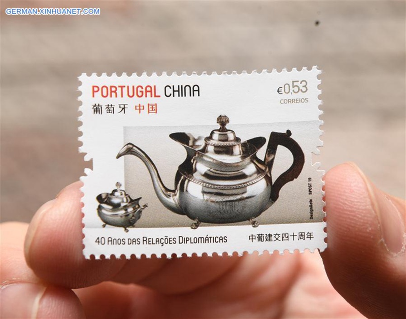 Sonderbriefmarken zum 40. Jahrestag der Aufnahme diplomatischer Beziehungen zwischen Portugal und China herausgegeben