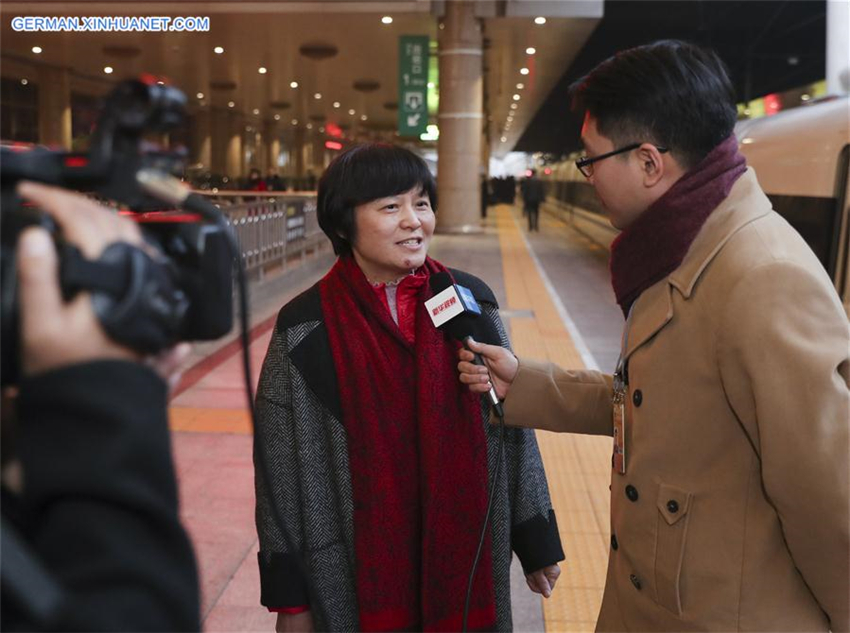 Mitglieder des 13. Landeskomitees der PKKCV treffen in Beijing ein