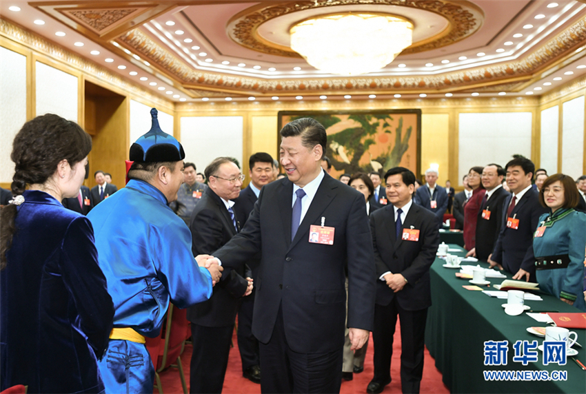 Xi Jinping nimmt an Podiumsdiskussion mit Vertretern aus Innerer Mongolei teil