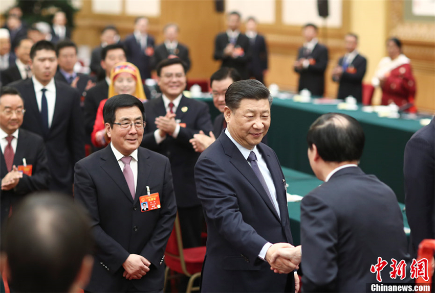 Xi Jinping nimmt an Podiumsdiskussion mit Vertretern aus Gansu teil