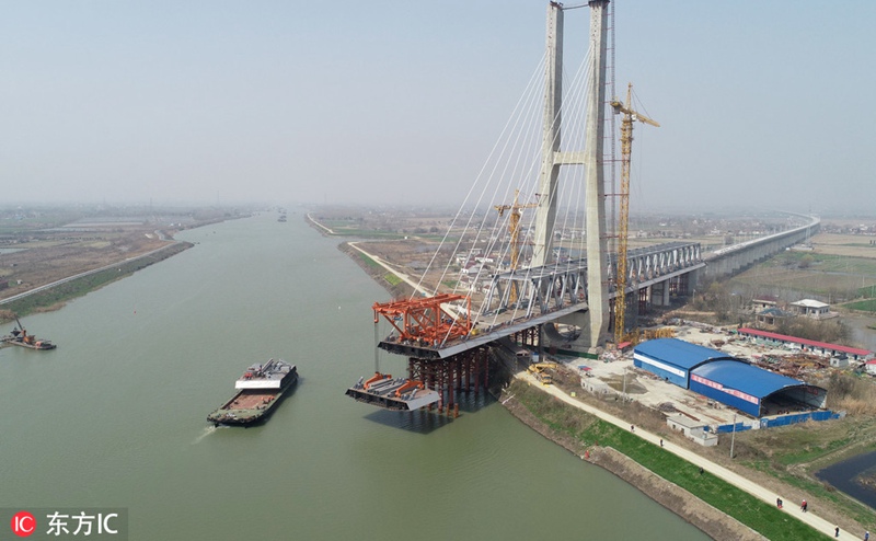 Yuxi-Eisenbahnbrücke über Chao-See in wichtiger Bauphase 