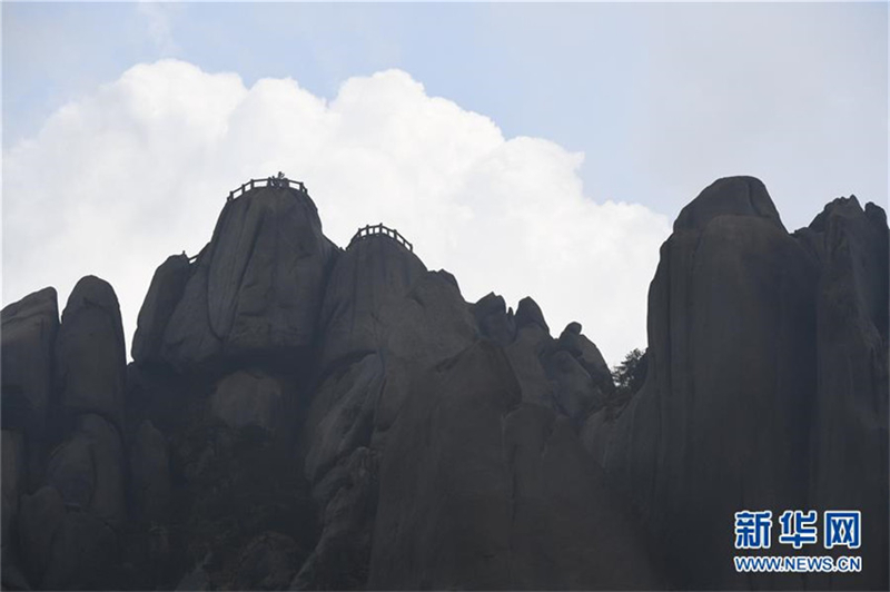 Höchster Gipfel des Huangshan-Gebirges nach Erholung wieder zugänglich