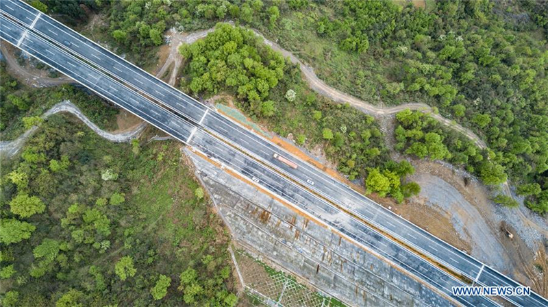Bau der Autobahn Sandu-Libo in Guizhou abgeschlossen