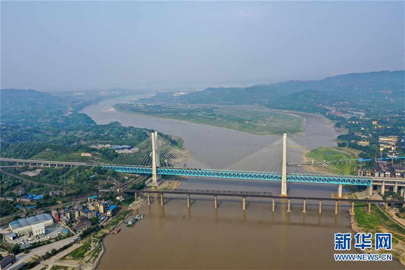 Chongqings erste Brücke über Jangtse-Fluss geht in Ruhestand
