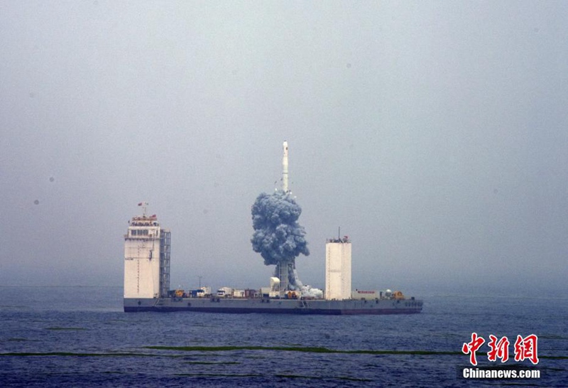 China schickt Trägerrakete vom Meer aus ins All 