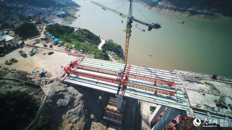 Zigui-Jangste-Brücke erfolgreich fertiggestellt