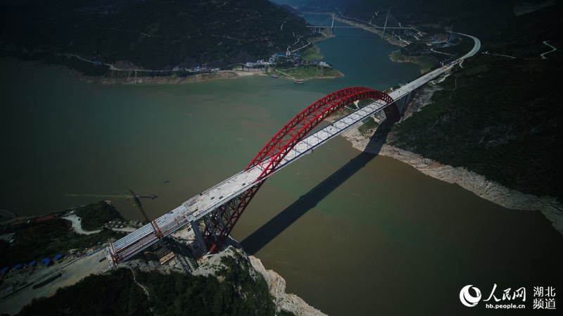 Zigui-Jangste-Brücke erfolgreich fertiggestellt