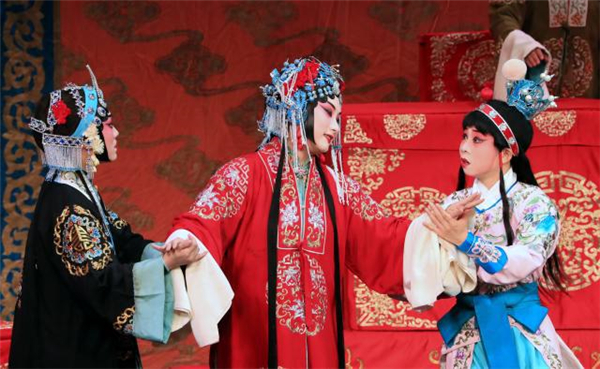 Klassische Peking-Oper in Minsk aufgeführt