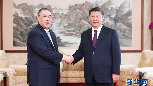 Präsident Xi trifft Regierungschef von Macao