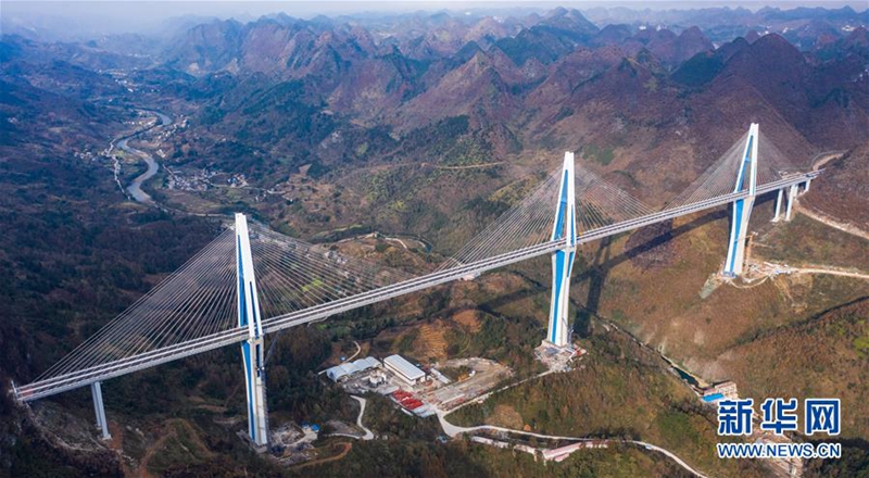 Zwei neue Autobahnen in Südwestchina in Betrieb genommen