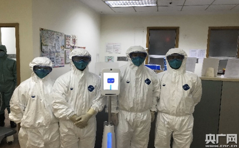 Kampf gegen Coronavirus: Auch Roboter und KI-Geräte können mitwirken
