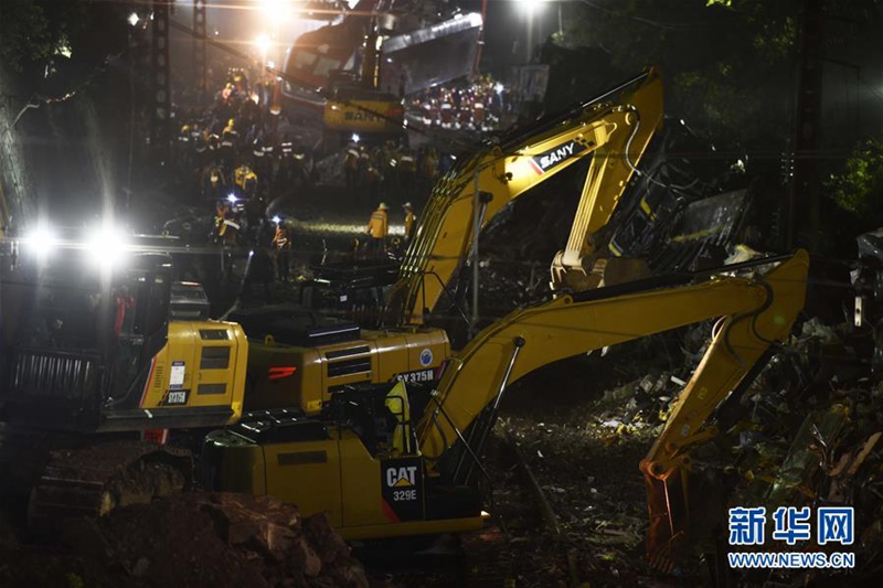 1 Toter und 127 Verletzte nach Zugentgleisung in Hunan
