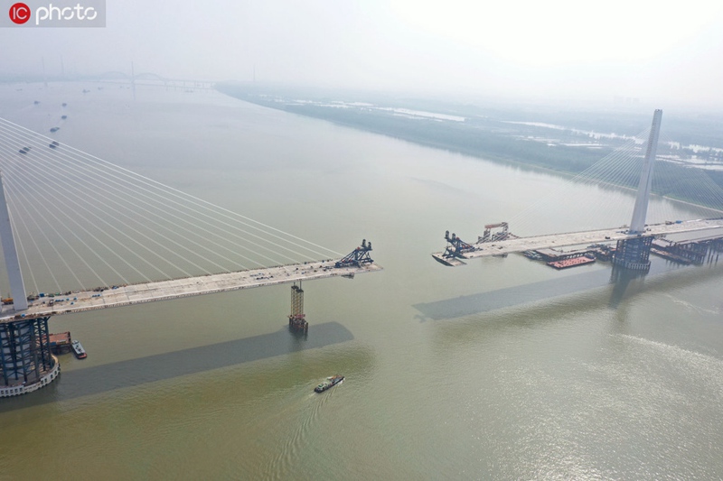 Bauarbeiten der fünften Jangtse-Brücke in Nanjing laufen in vollem Gang