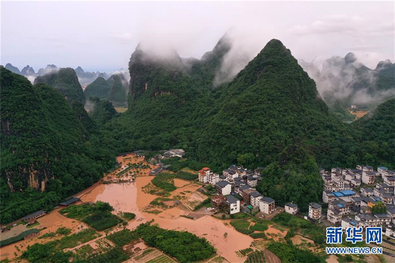 Anhaltende starke Niederschläge in Südchina