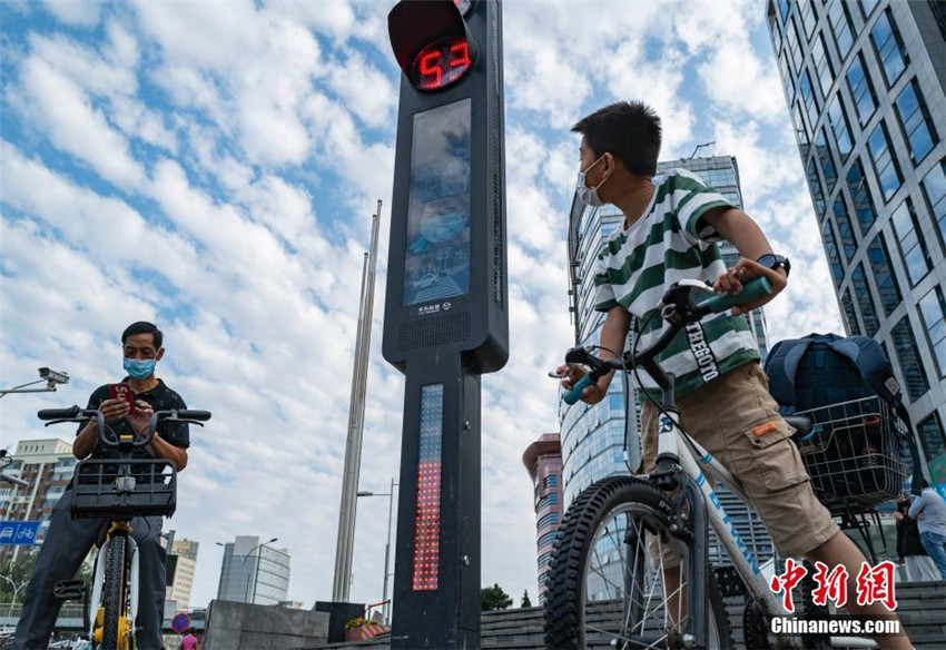 Intelligente Ampel in Beijing löst Debatten aus