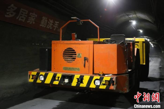 Gansu testet unbemannten 5G-Bergbau-LKW