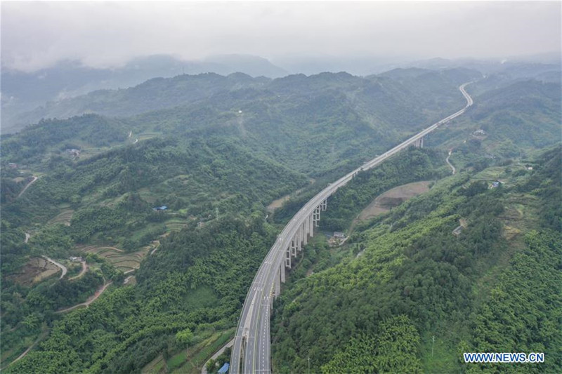 Neue Autobahn in Chongqing in Betrieb genommen