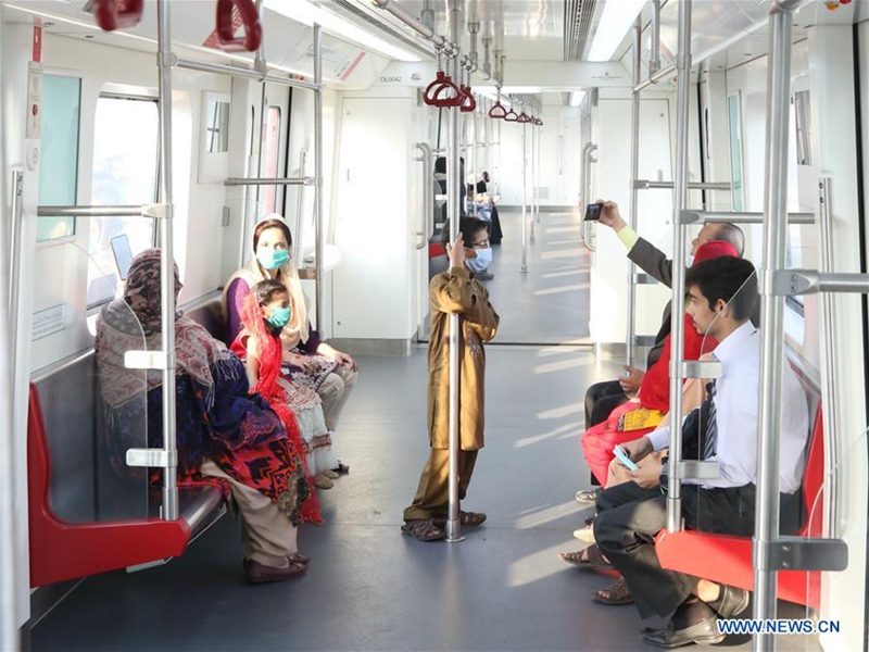 Pakistans erste U-Bahn-Linie in Betrieb genommen