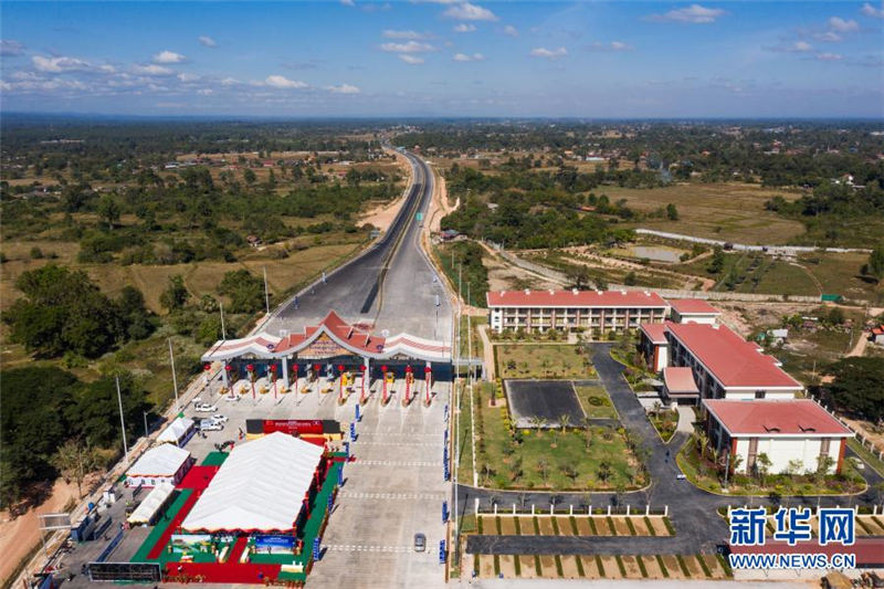Erste Autobahn in Laos eröffnet