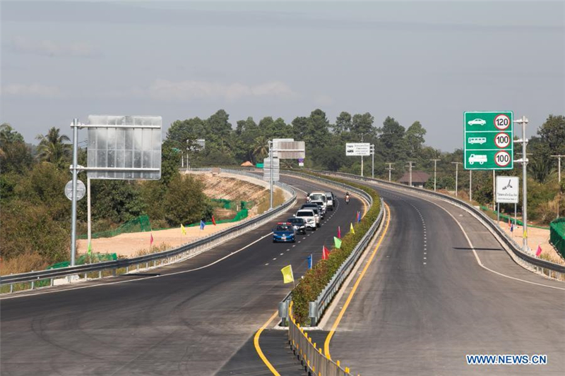 Erste Autobahn in Laos eröffnet
