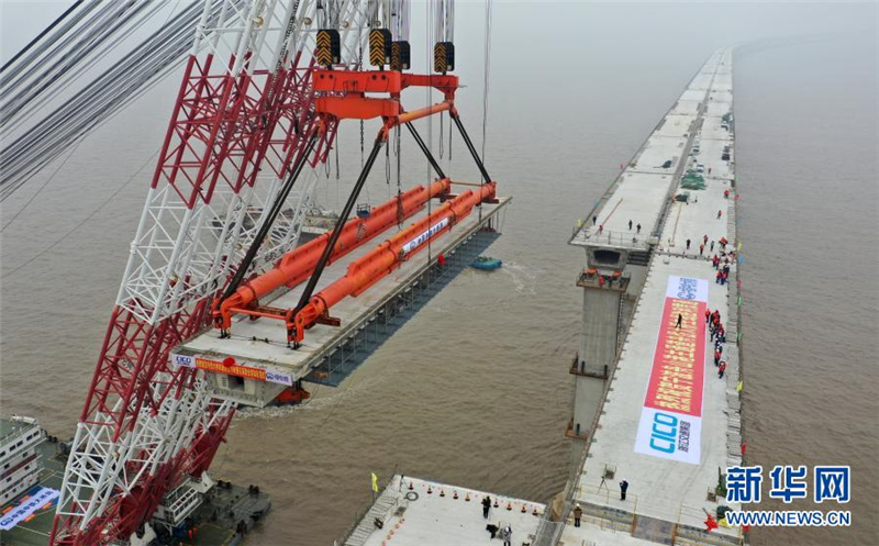 Hauptstrecke der Meeresbrücke in Ostchina fertiggestellt
