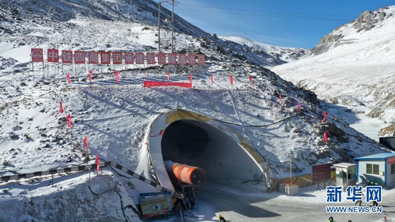 Der Dongshan-Tunnel im Nordwesten Chinas fertiggebaut