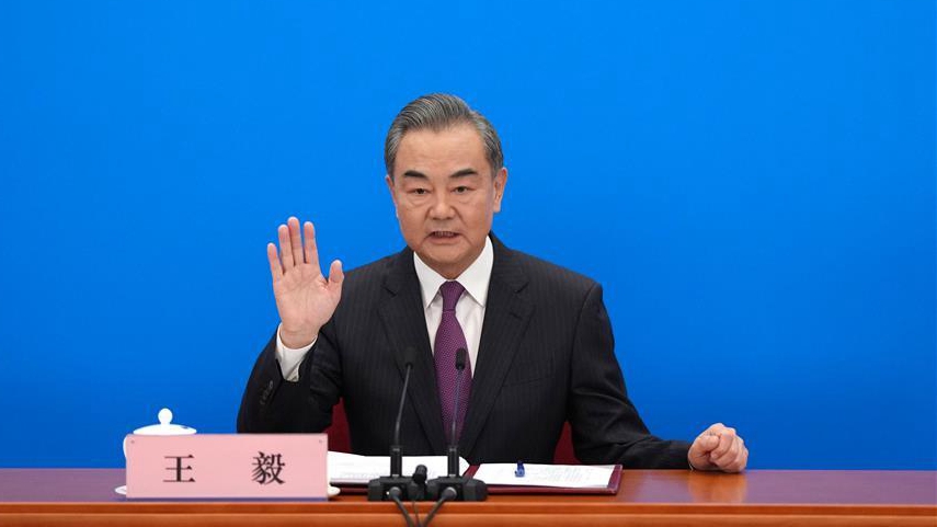 Staatsrat und Außenminister Wang Yi zu Chinas Außenpolitik und -beziehungen