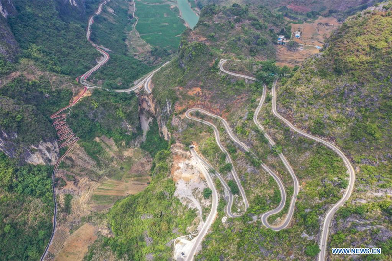Ländliches Straßennetz in Guangxi ständig verbessert