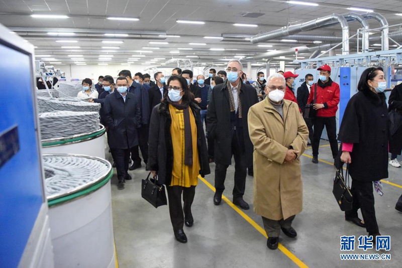 Internationale Diplomaten besuchen Xinjiang