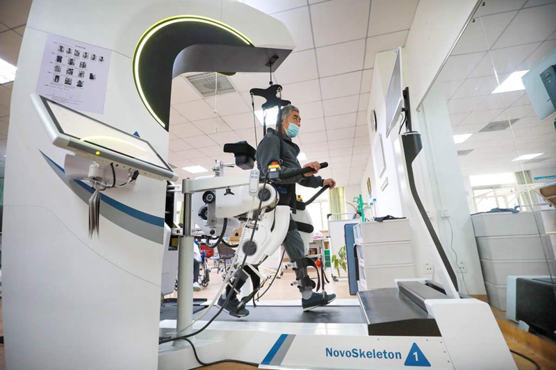 Rehabilitationsroboter hilft Patienten zu genesen 