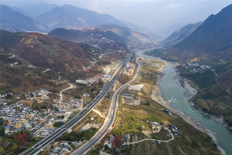 Autobahnen bringen China in eine blühende Zukunft