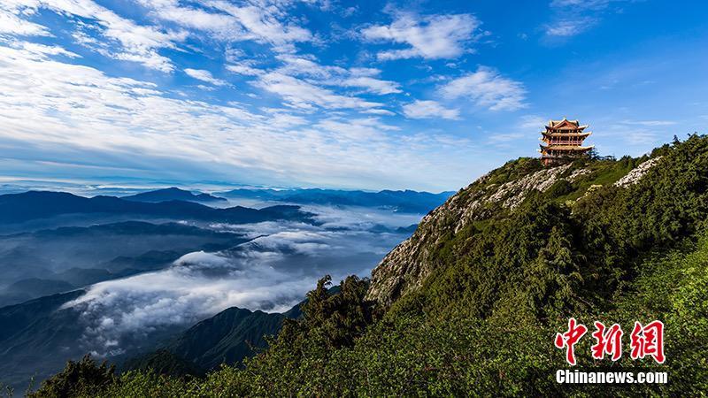 Der 3.099 Meter hohe Gipfel des Mount Emei wird wiedergeöffnet